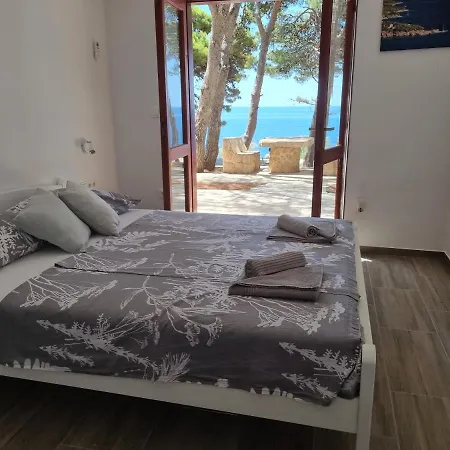 Zlatan * Sveta Nedelja (Hvar)