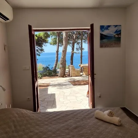 Zlatan Sveta Nedelja (Hvar)